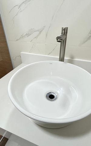Casa para alugar com 196m², 2 quartos e 2 vagasBanheiro Social