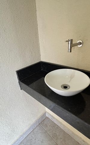 Casa para alugar com 196m², 2 quartos e 2 vagasLavabo