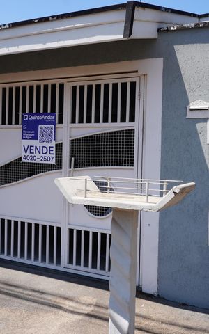 Casa à venda com 173m², 2 quartos e 2 vagasFachada com placa PXZV - 1430