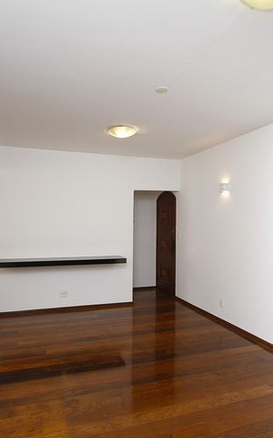 Apartamento para alugar com 130m², 4 quartos e 2 vagasSala