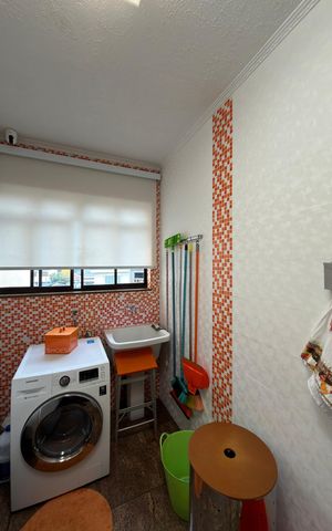 Casa à venda com 268m², 3 quartos e 4 vagas Casa à venda com 268m², 3 quartos e 4 vagasÁrea de Serviço