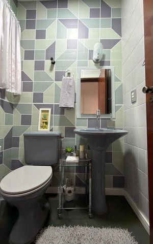 Casa à venda com 268m², 3 quartos e 4 vagas Casa à venda com 268m², 3 quartos e 4 vagasBanheiro de serviço