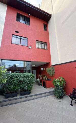 Casa à venda com 268m², 3 quartos e 4 vagas Casa à venda com 268m², 3 quartos e 4 vagasEspaço Gourmet