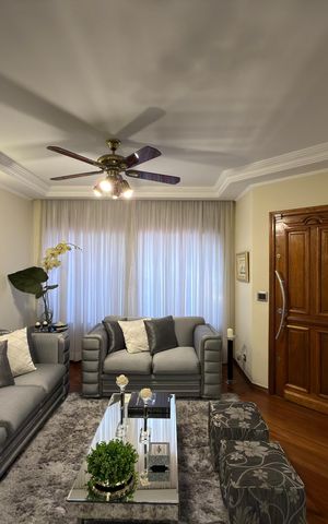 Casa à venda com 268m², 3 quartos e 4 vagas Casa à venda com 268m², 3 quartos e 4 vagasSala