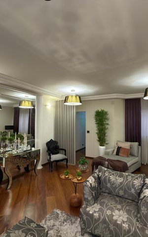 Casa à venda com 268m², 3 quartos e 4 vagas Casa à venda com 268m², 3 quartos e 4 vagasSala