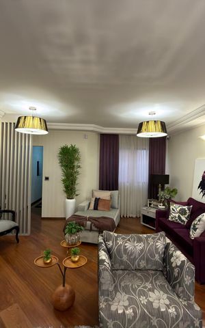 Casa à venda com 268m², 3 quartos e 4 vagas Casa à venda com 268m², 3 quartos e 4 vagasSala