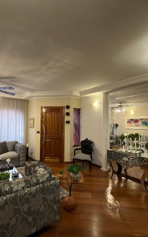 Casa à venda com 268m², 3 quartos e 4 vagas Casa à venda com 268m², 3 quartos e 4 vagasSala