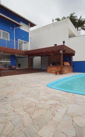 Casa de condomínio para alugar com 300m², 4 quartos e 2 vagasPiscina 