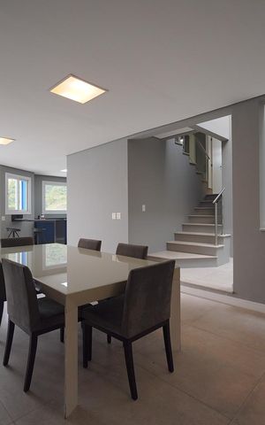 Casa de condomínio para alugar com 300m², 4 quartos e 2 vagasSala 