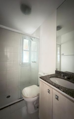 Apartamento à venda com 56m², 2 quartos e 1 vaga Apartamento à venda com 56m², 2 quartos e 1 vagaBanheiro Social