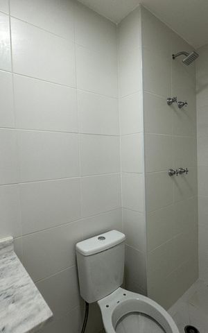 Apartamento para alugar com 56m², 2 quartos e 1 vaga Apartamento para alugar com 56m², 2 quartos e 1 vagaBanheiro da Suíte