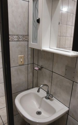 Casa para alugar com 100m², 2 quartos e 1 vagaBanheiro 1