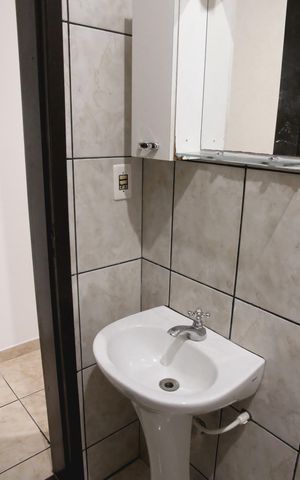 Casa para alugar com 100m², 2 quartos e 1 vagaBanheiro 2