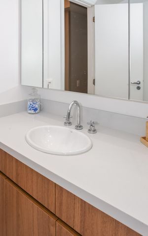 Apartamento à venda com 140m², 3 quartos e 3 vagas Apartamento à venda com 140m², 3 quartos e 3 vagasBanheiro da Suíte 1