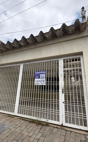 Casa para alugar com 150m², 3 quartos e 2 vagas Casa para alugar com 150m², 3 quartos e 2 vagasFachada