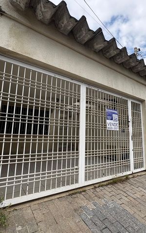 Casa para alugar com 150m², 3 quartos e 2 vagas Casa para alugar com 150m², 3 quartos e 2 vagasFachada