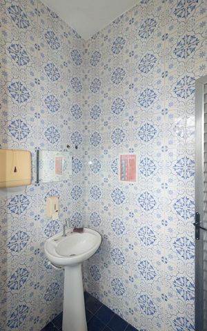 Casa à venda com 500m², 4 quartos e 3 vagas Casa à venda com 500m², 4 quartos e 3 vagasBanheiro 2
