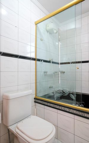 Apartamento à venda com 237m², 3 quartos e 2 vagasBanheiro da suíte
