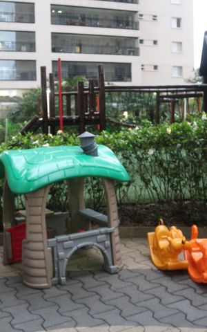 Apartamento à venda com 83m², 2 quartos e 2 vagasÁrea comum - Playground