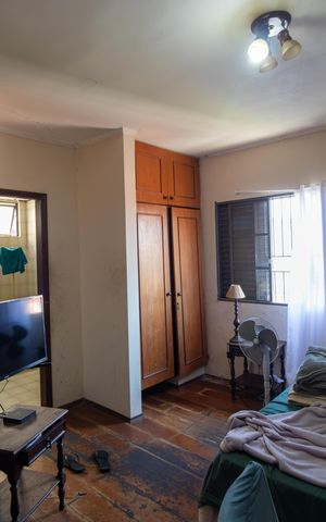 Casa à venda com 616m², 7 quartos e 6 vagas Casa à venda com 616m², 7 quartos e 6 vagasSuíte 01