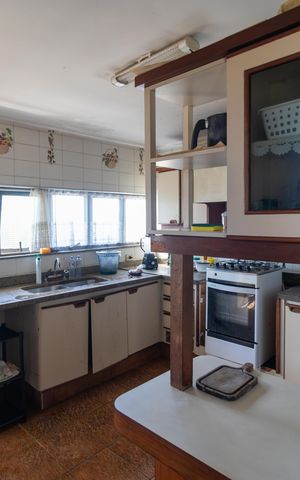 Casa à venda com 616m², 7 quartos e 6 vagas Casa à venda com 616m², 7 quartos e 6 vagasCozinha 2