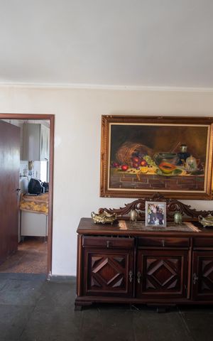 Casa à venda com 616m², 7 quartos e 6 vagas Casa à venda com 616m², 7 quartos e 6 vagasSala