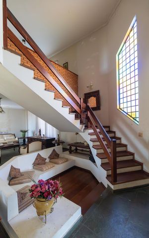 Casa à venda com 616m², 7 quartos e 6 vagas Casa à venda com 616m², 7 quartos e 6 vagasSala