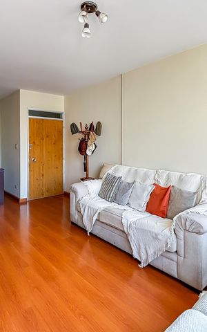 Apartamento à venda com 110m², 3 quartos e 1 vaga Apartamento à venda com 110m², 3 quartos e 1 vagaSala