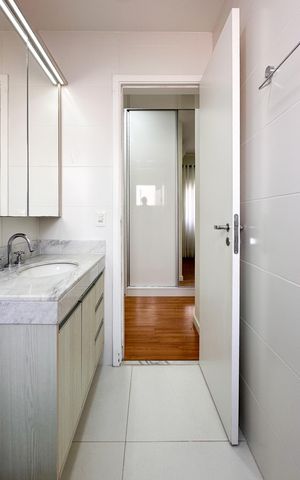 Apartamento para alugar com 77m², 2 quartos e 1 vaga Apartamento para alugar com 77m², 2 quartos e 1 vagaBanheiro da Suíte