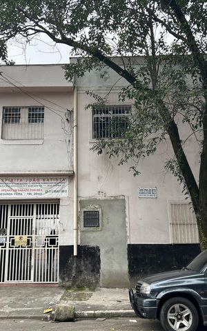 Casa para alugar com 50m², 2 quartos e sem vaga Casa para alugar com 50m², 2 quartos e sem vagaFachada