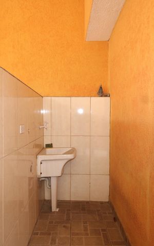 Casa para alugar com 87m², 2 quartos e 1 vagaÁrea de Serviço 2