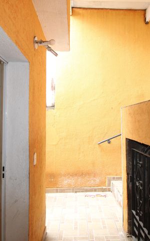 Casa para alugar com 87m², 2 quartos e 1 vagaÁrea de Serviço 2