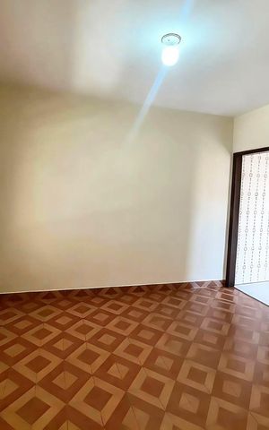 Casa à venda com 110m², 3 quartos e 2 vagas Casa à venda com 110m², 3 quartos e 2 vagasSala