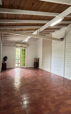 Casa para alugar com 170m², 3 quartos e 1 vagaSala 