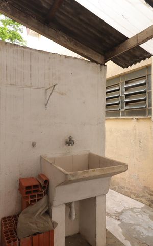 Casa para alugar com 100m², 2 quartos e sem vagaÁrea de Serviço