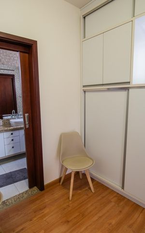 Casa à venda com 199m², 3 quartos e 5 vagas Casa à venda com 199m², 3 quartos e 5 vagasCloset da suíte