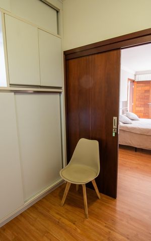 Casa à venda com 199m², 3 quartos e 5 vagas Casa à venda com 199m², 3 quartos e 5 vagasCloset da suíte