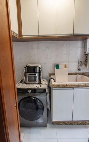 Casa à venda com 199m², 3 quartos e 5 vagas Casa à venda com 199m², 3 quartos e 5 vagasÁrea de Serviço