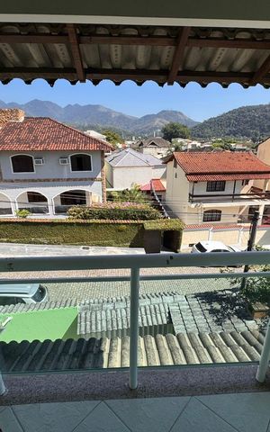 Casa de condomínio à venda com 358m², 4 quartos e 3 vagas Casa de condomínio à venda com 358m², 4 quartos e 3 vagasVaranda