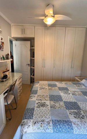 Casa de condomínio à venda com 358m², 4 quartos e 3 vagas Casa de condomínio à venda com 358m², 4 quartos e 3 vagasQuarto