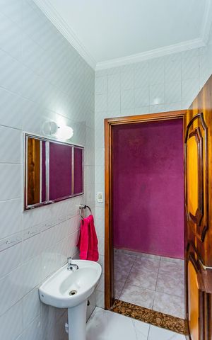 Casa à venda com 194m², 3 quartos e 1 vaga Casa à venda com 194m², 3 quartos e 1 vagaBanheiro