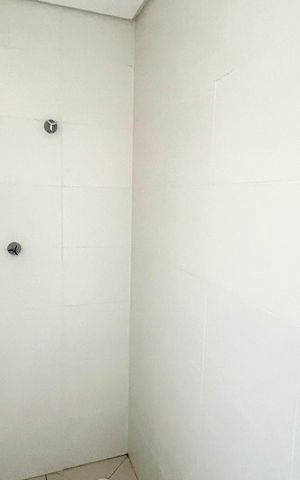 Apartamento à venda com 45m², 2 quartos e 1 vaga Apartamento à venda com 45m², 2 quartos e 1 vagaBanheiro