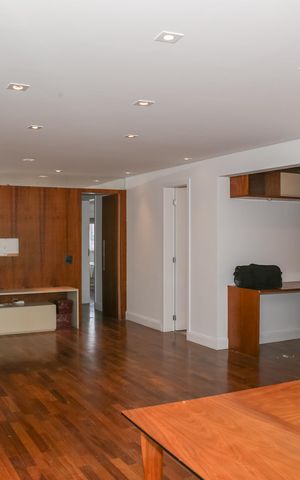 Apartamento para alugar com 170m², 3 quartos e 2 vagas Apartamento para alugar com 170m², 3 quartos e 2 vagasSala