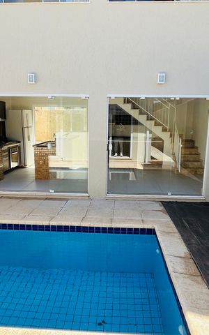 Casa de condomínio para alugar com 310m², 3 quartos e 5 vagas