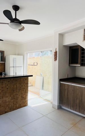 Casa de condomínio para alugar com 310m², 3 quartos e 5 vagas