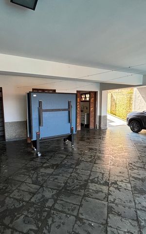 Casa à venda com 457m², 3 quartos e 4 vagas Casa à venda com 457m², 3 quartos e 4 vagasGaragem