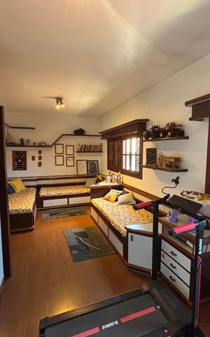 Casa à venda com 457m², 3 quartos e 4 vagas Casa à venda com 457m², 3 quartos e 4 vagasQuarto
