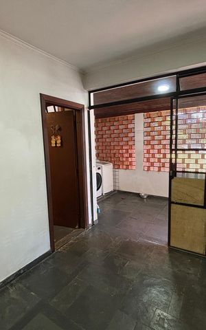 Casa à venda com 457m², 3 quartos e 4 vagas Casa à venda com 457m², 3 quartos e 4 vagasÁrea de Serviço