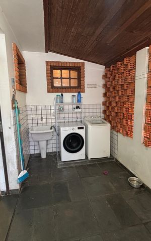 Casa à venda com 457m², 3 quartos e 4 vagas Casa à venda com 457m², 3 quartos e 4 vagasÁrea de Serviço