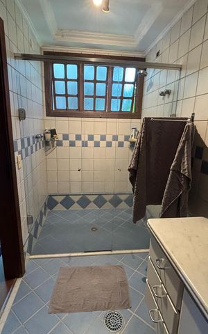 Casa à venda com 457m², 3 quartos e 4 vagas Casa à venda com 457m², 3 quartos e 4 vagasBanheiro